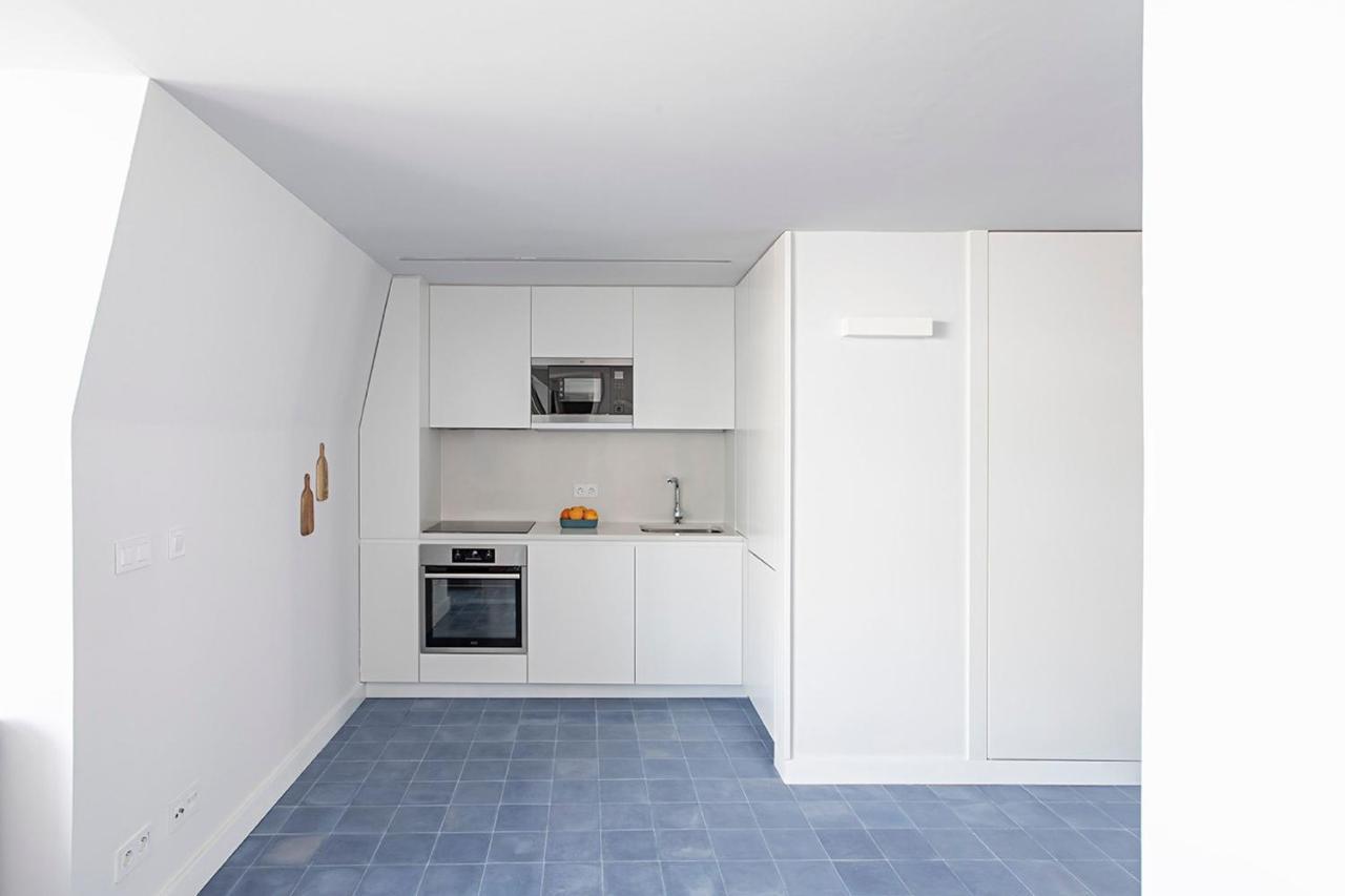 Piso Azul Premium Apartments In Bairro Alto By Lovelystay Lisbon Exterior photo